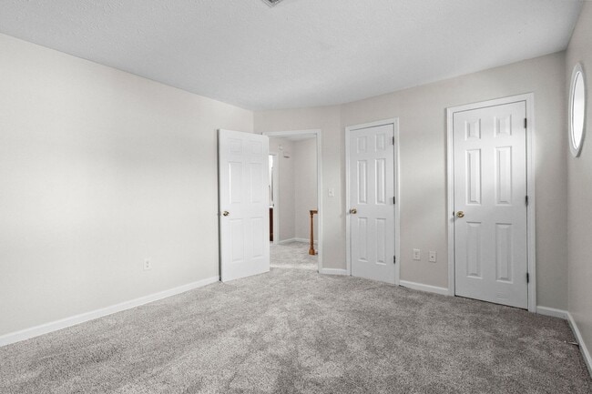 Building Photo - Reduced Rent for Any Lease Signed in Feb!! 8 Blocks to the Beach!!