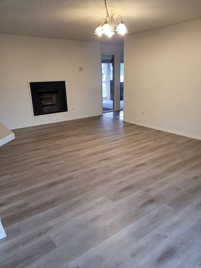 Building Photo - 3875 Redondo Way