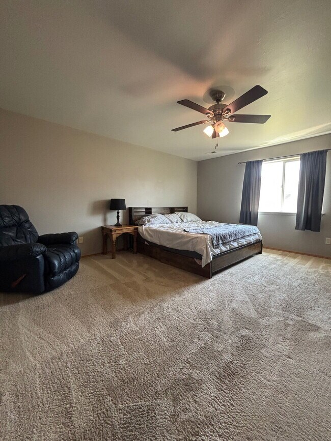 Building Photo - Charming 3-Bedroom  2.5 Bath retreat in Be...