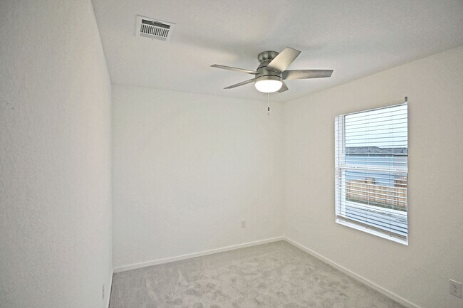 Building Photo - 12105 Floral Blossom