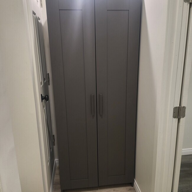 Building Photo - 27221 Hidaway Ave