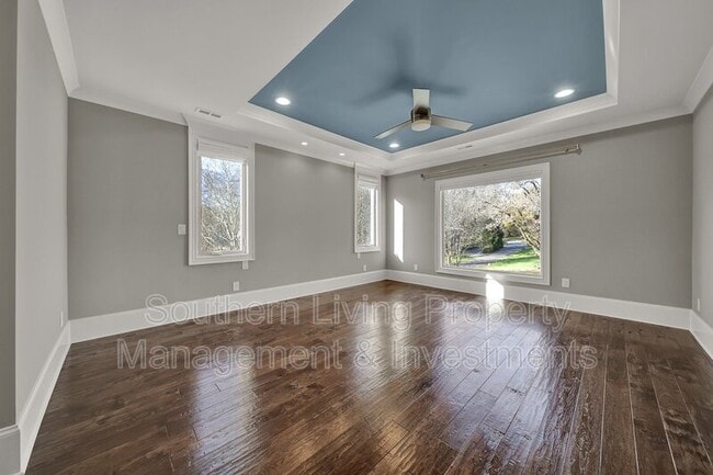 Building Photo - 2011 Sharon Ave