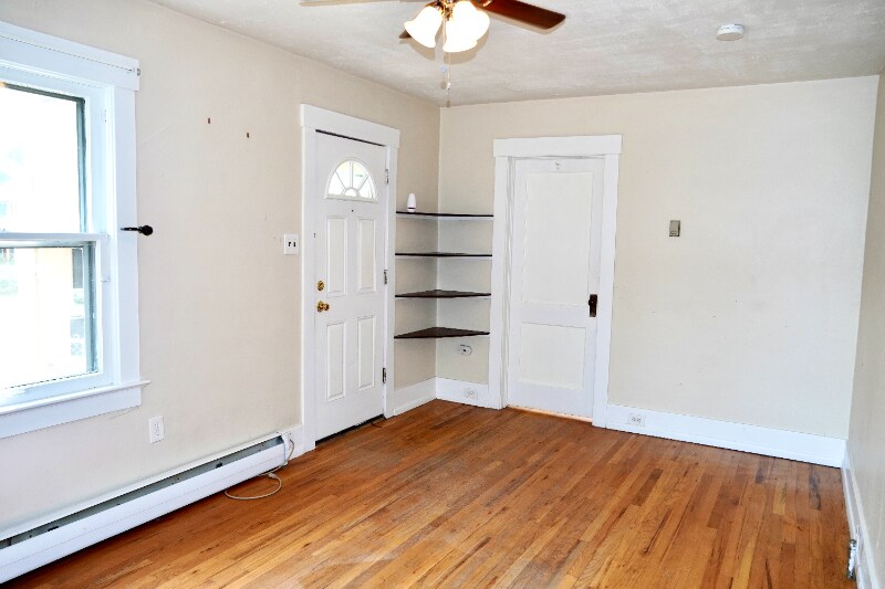 Building Photo - 130 N Corona St