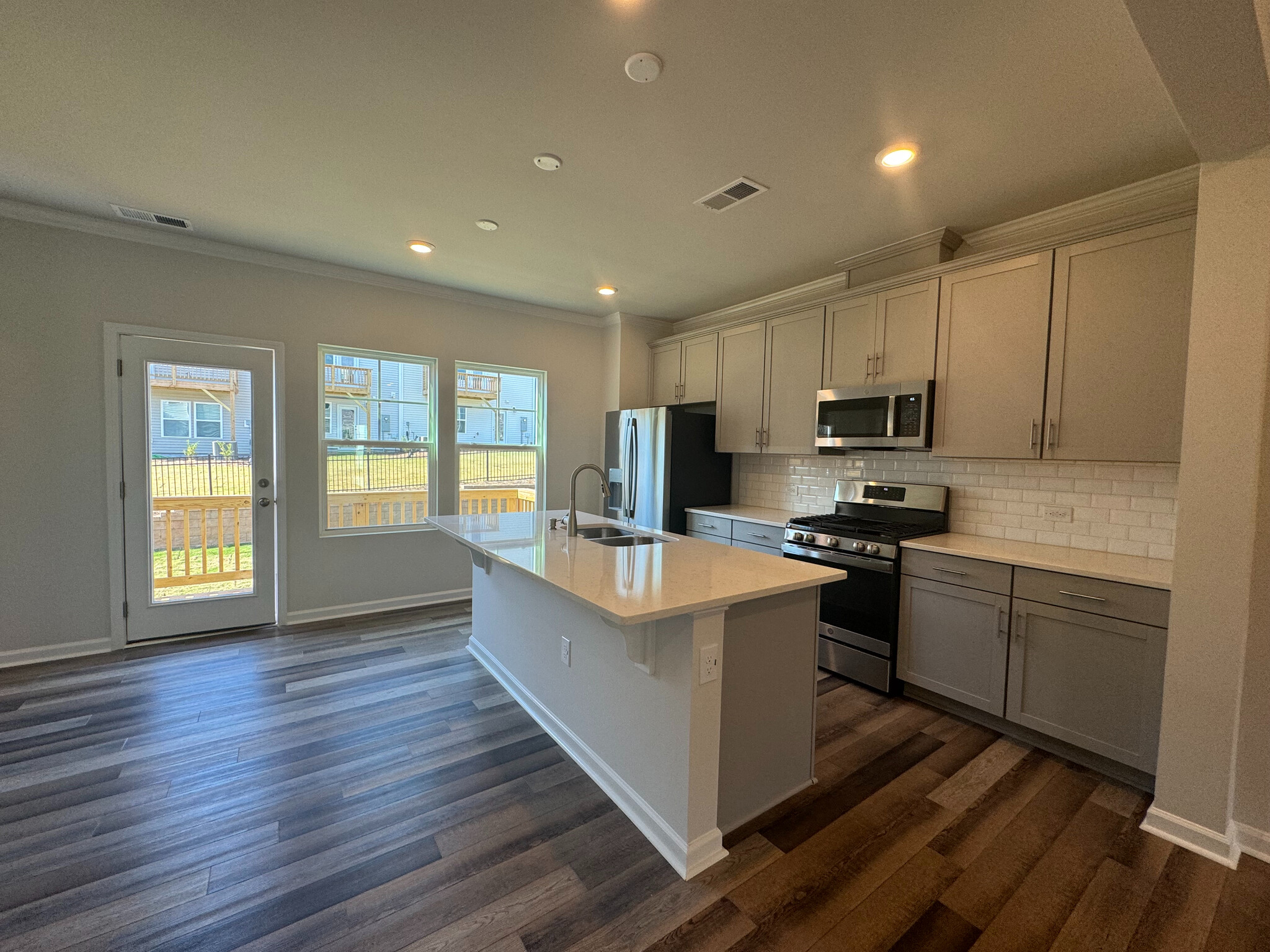 Building Photo - Room in Townhome on Castle Loch Ln