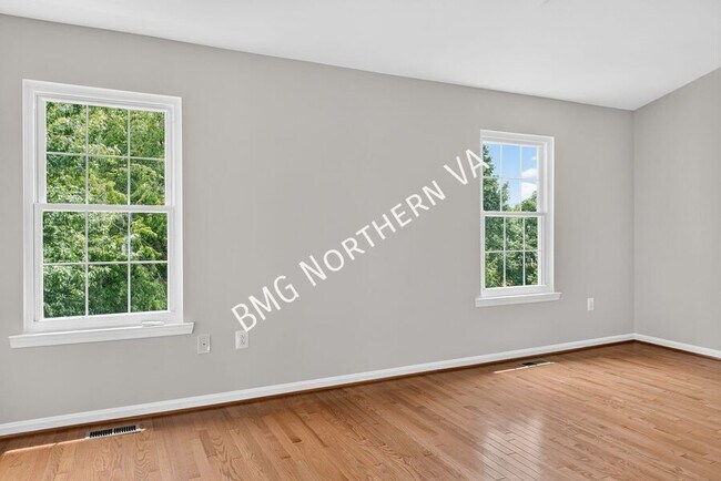 Building Photo - 6001 Keble Dr