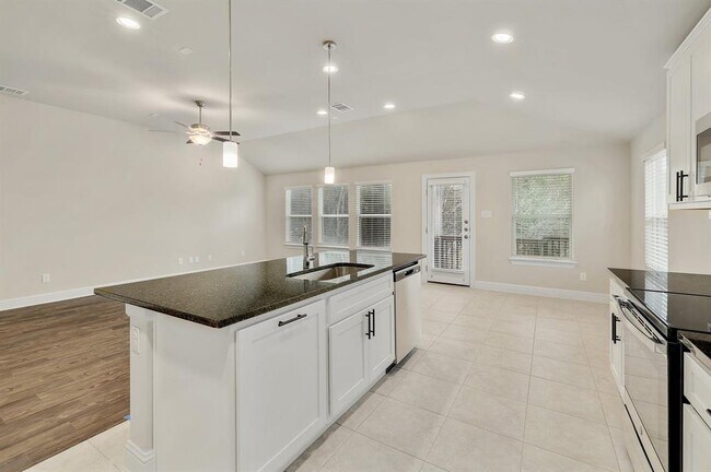 Building Photo - 20809 Peacemaker Trail