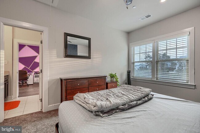 Building Photo - 7142 Starmount Ct