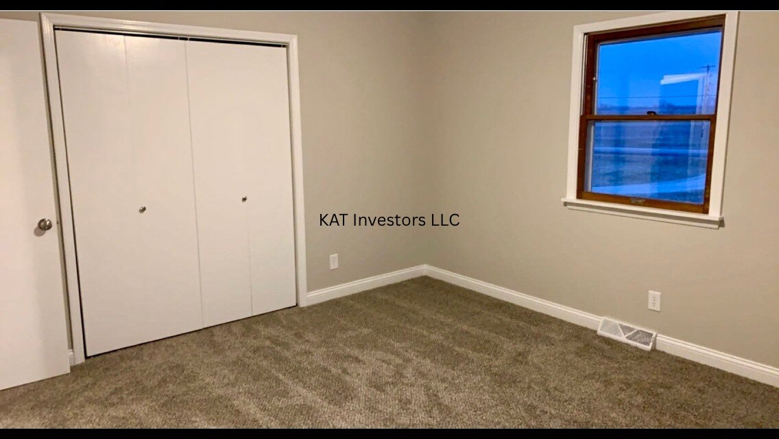 Bedroom 1 - 17675 US-61