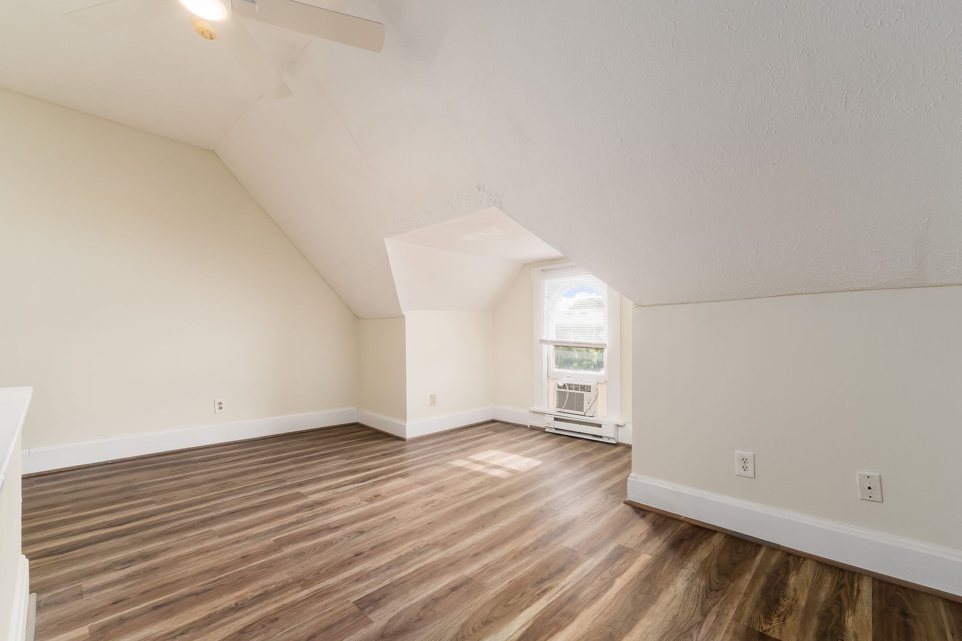 Building Photo - 277 S Champion Ave