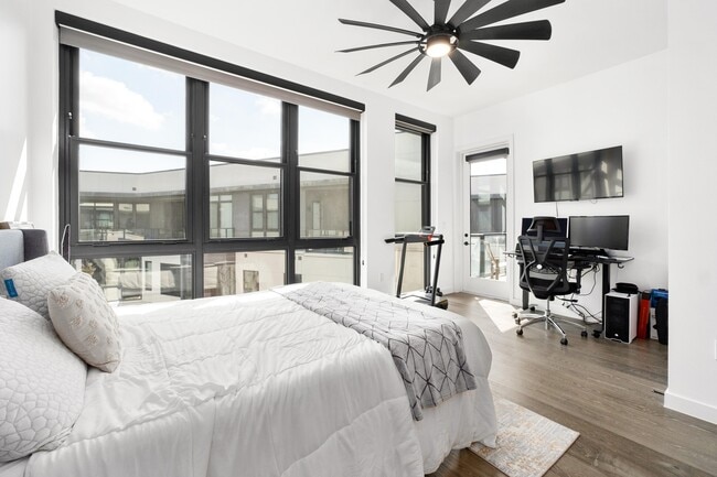 Building Photo - 800 Embassy Dr