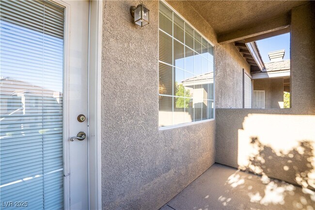 Building Photo - 9901 Trailwood Dr