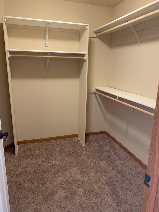 Building Photo - 9052 Tumbleweed Dr