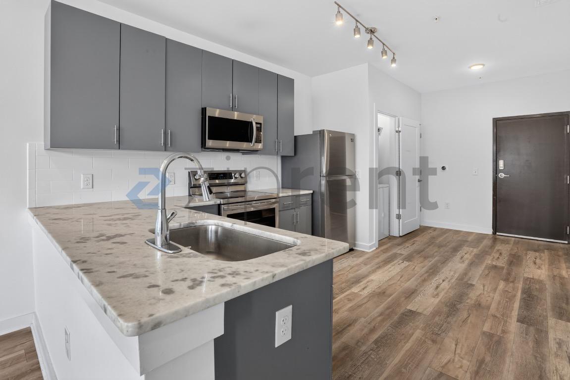 Building Photo - Unit 403