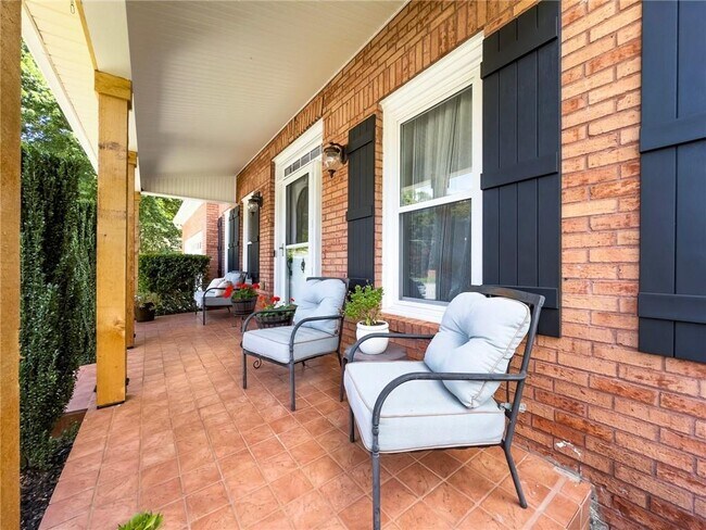 Building Photo - 3965 Hamilton View Way NE