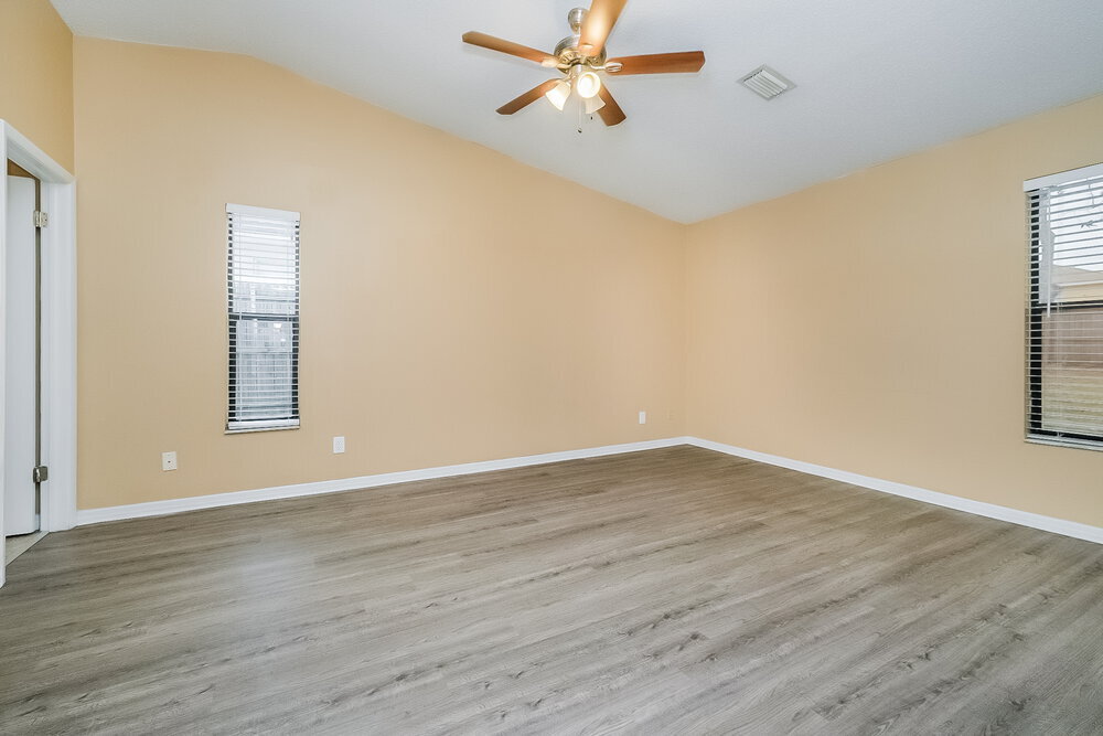 Building Photo - 13348 Linden Dr