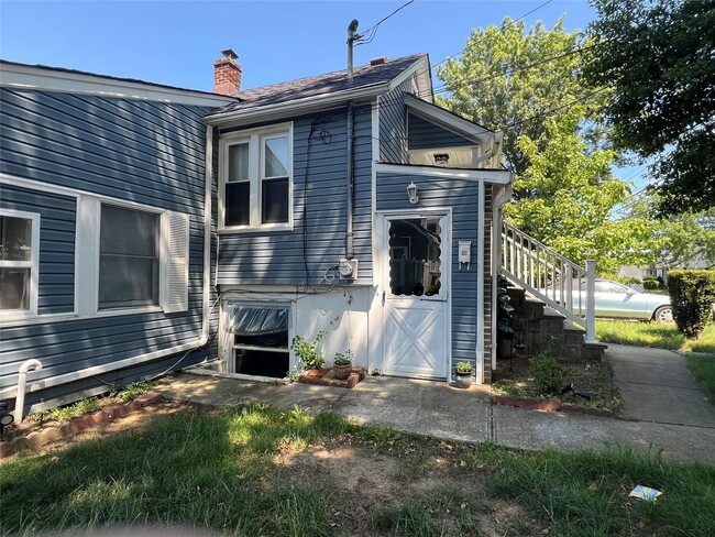 Building Photo - 361 Sheridan St