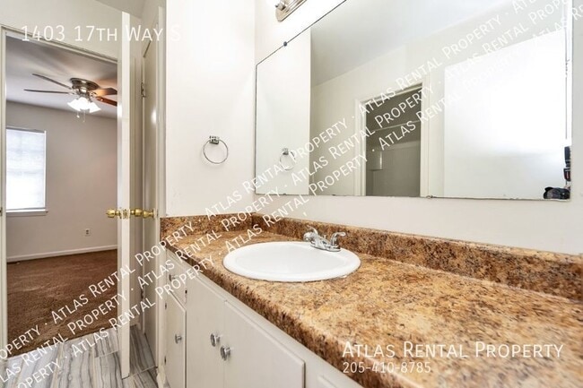 Building Photo - 1403 17th Way S
