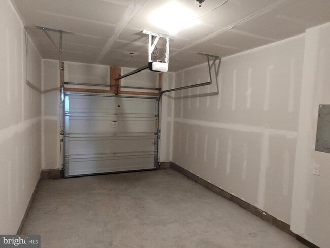 Building Photo - 3 Wafer Aly