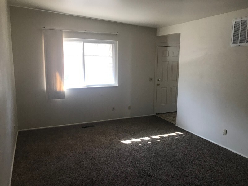 Building Photo - 540 E 200 N