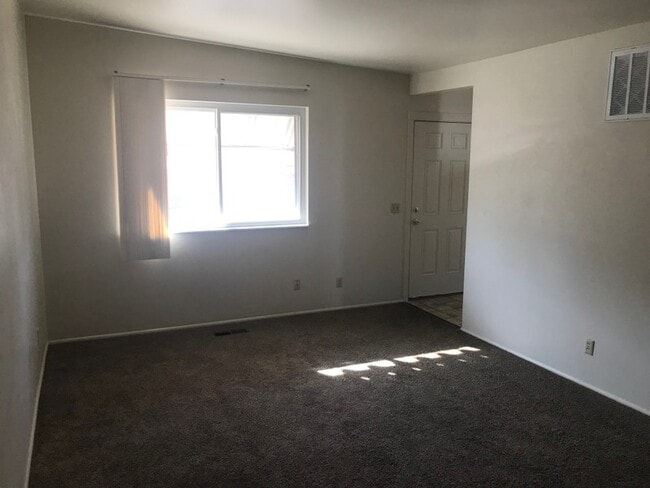 Building Photo - 540 E 200 N