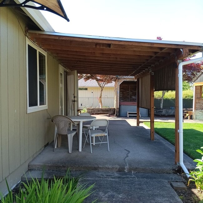 Building Photo - Great House With So Much To Offer In Independence!