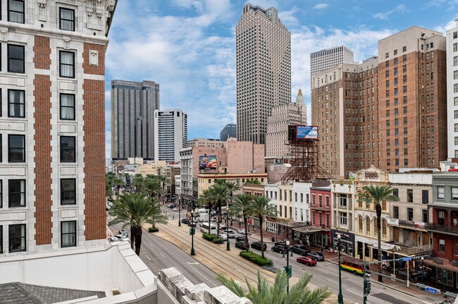 Building Photo - 1011 Canal St