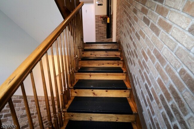 Building Photo - 14 Gouverneur St