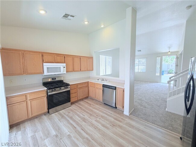 Building Photo - 10404 Sloping Hill Ave