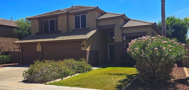 Building Photo - 8213 W Quail Ave