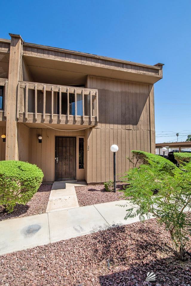 Primary Photo - 833 S Avenue A
