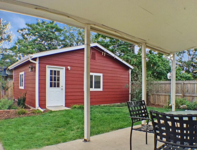 Building Photo - 4524 Beach Ct