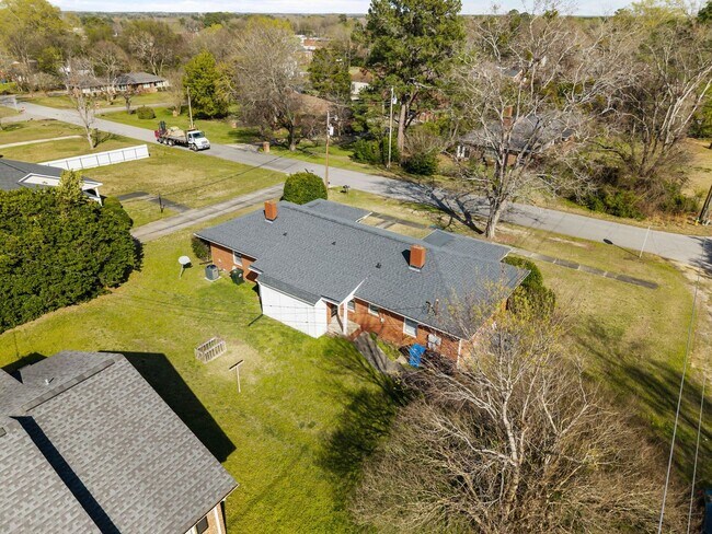 Building Photo - Duplex