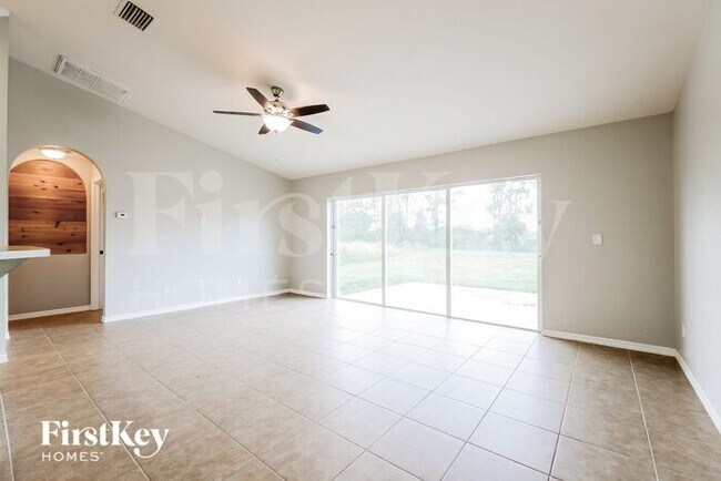 Building Photo - 1823 Laurie St