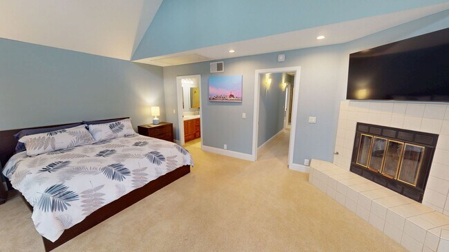 Building Photo - Great LOCATION | Close to Orange Ave & Beach