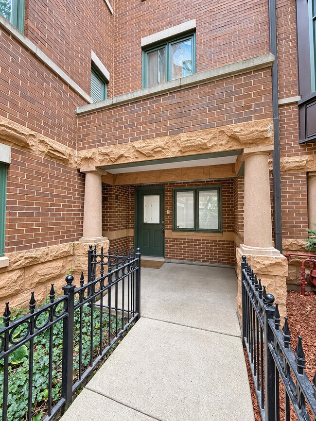 Building Photo - 1351 W Altgeld St