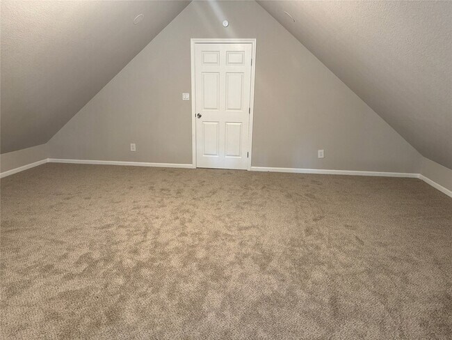 Building Photo - 60 Acorn Ln Dr