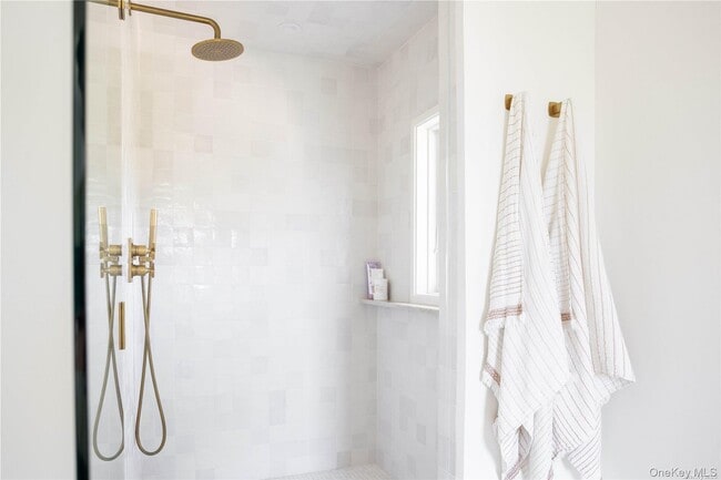 Building Photo - 400 Youngs Rd