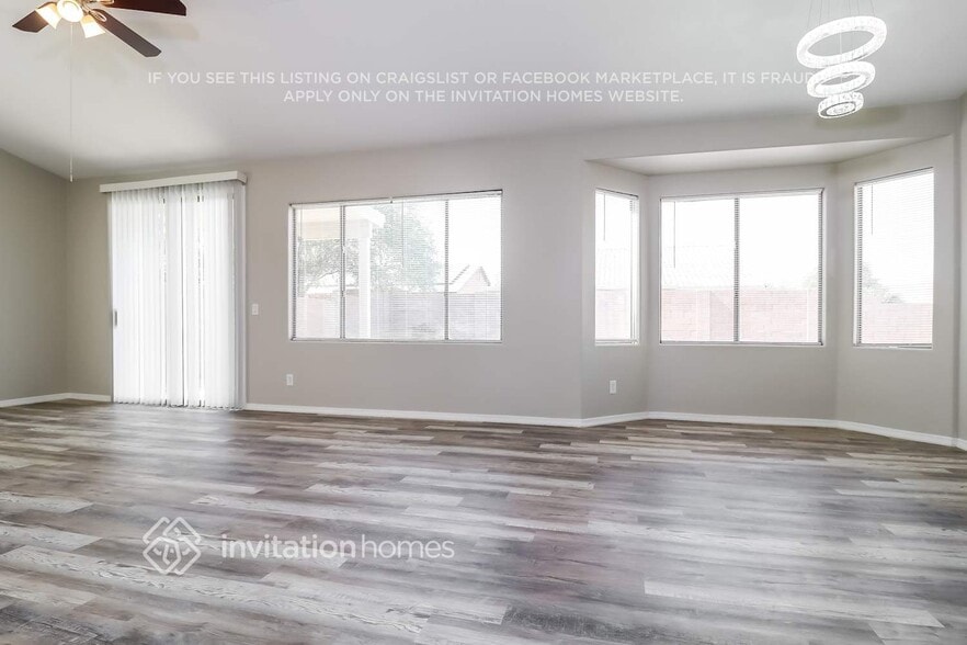Building Photo - 12902 W Soledad St