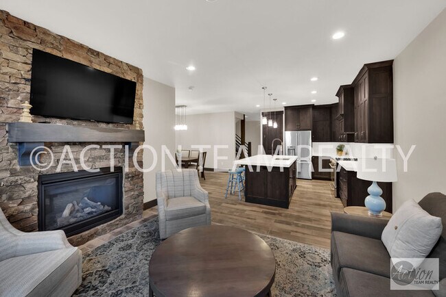 Building Photo - Beautiful Townhome in Huntsville