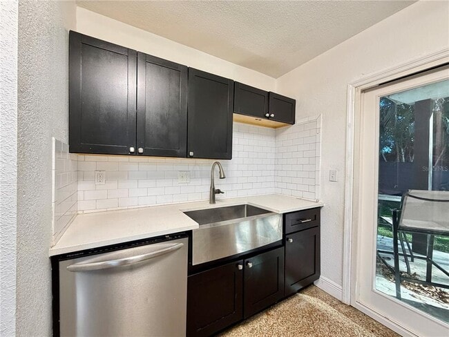 Building Photo - 844 35th Ave S