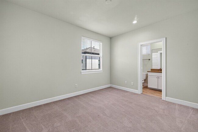 Building Photo - 2812 Grand Fountains Dr