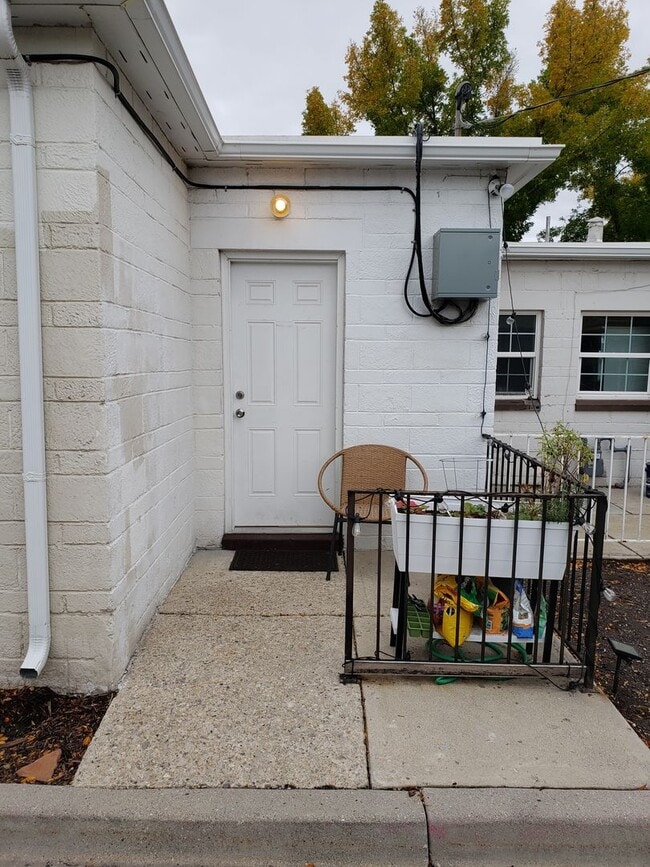 Building Photo - Newly Remodeled 1 bed/1 bath in Sugarhouse...