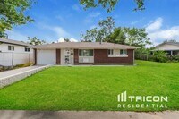 Building Photo - 1614 Tesla Dr