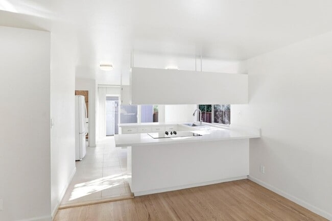 Building Photo - 1201 Weymoth Dr