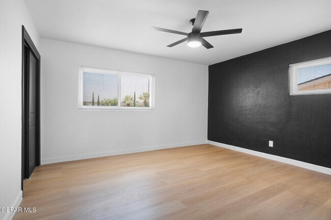 Building Photo - 204 Balboa Rd