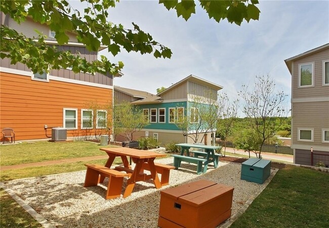 Building Photo - 3000 Pither Ln