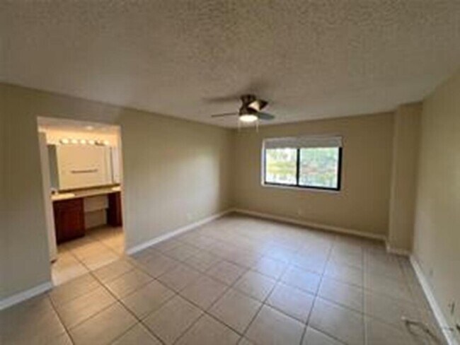 Building Photo - 8040 Hampton Blvd
