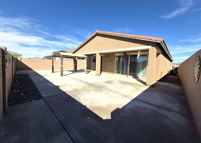 Building Photo - 7742 S Long Pond Walk Way