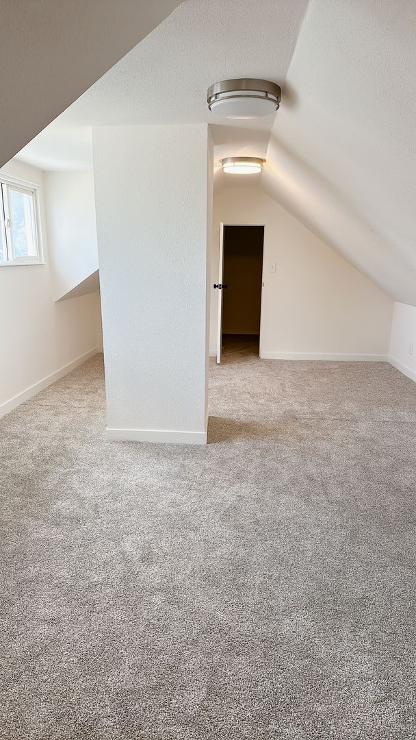 Building Photo - Classic 5bdrm/1.5 bath High St house with ...