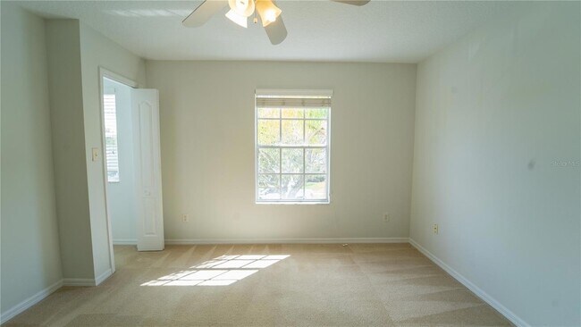 Building Photo - 2264 Hillshire Dr